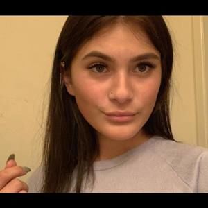 Meet your Posher, Selena